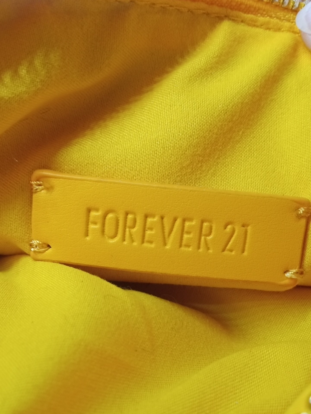 FOREVER 21 MAKE UP BAG - Picture 6 of 8